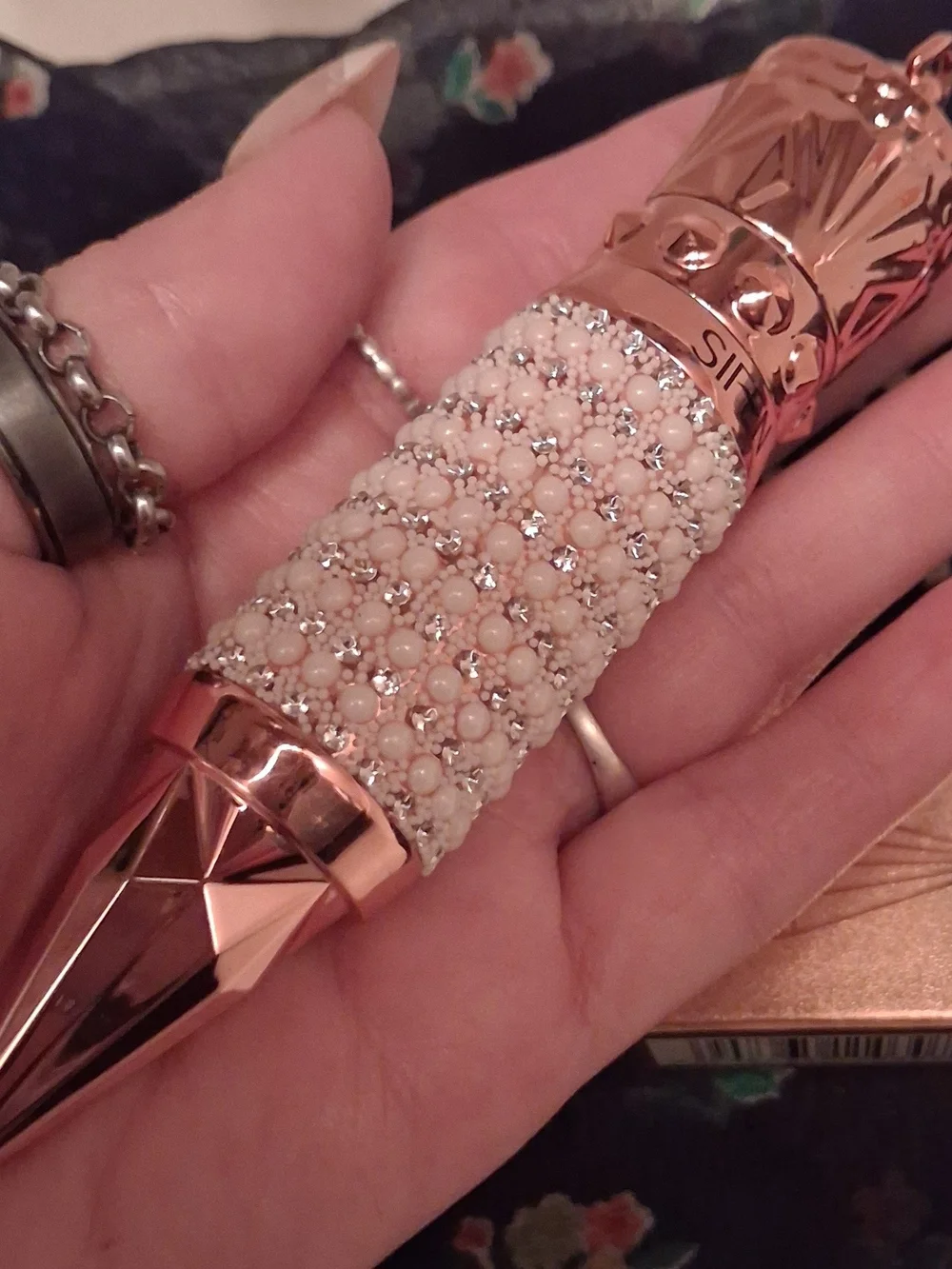 Sifen Mascara in Rose Gold with Pearl Beaded Case